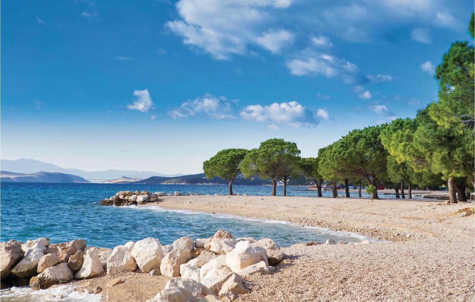 Cozy Apartment In Crikvenica With House Sea View Екстер'єр фото