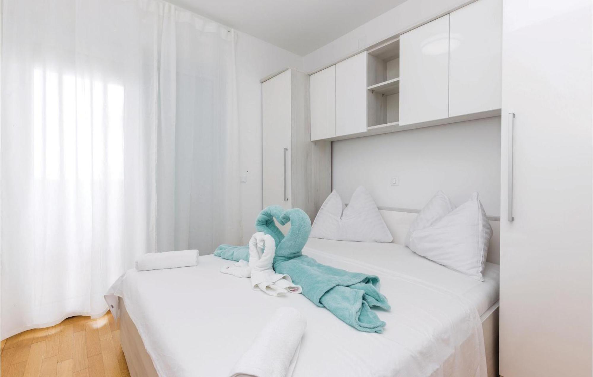 Cozy Apartment In Crikvenica With House Sea View Екстер'єр фото