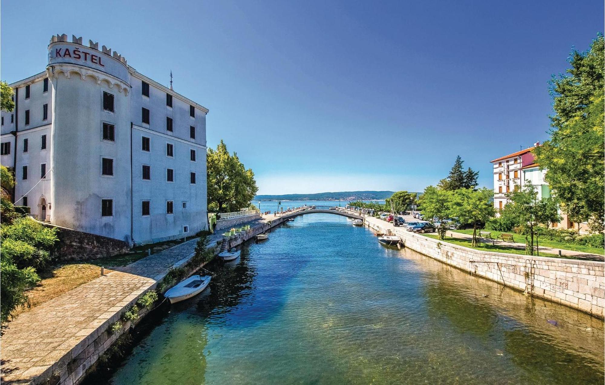Cozy Apartment In Crikvenica With House Sea View Екстер'єр фото