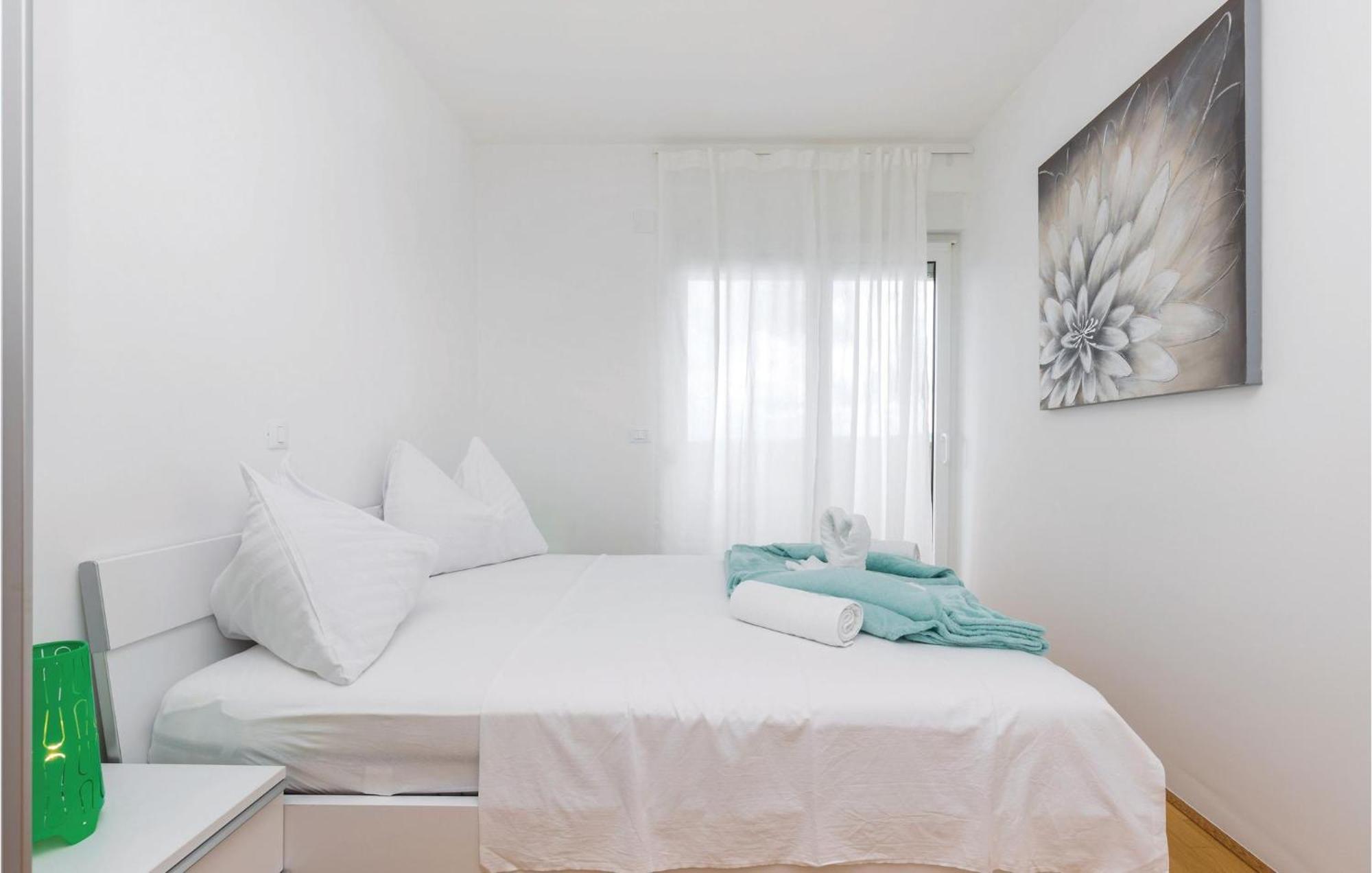 Cozy Apartment In Crikvenica With House Sea View Екстер'єр фото