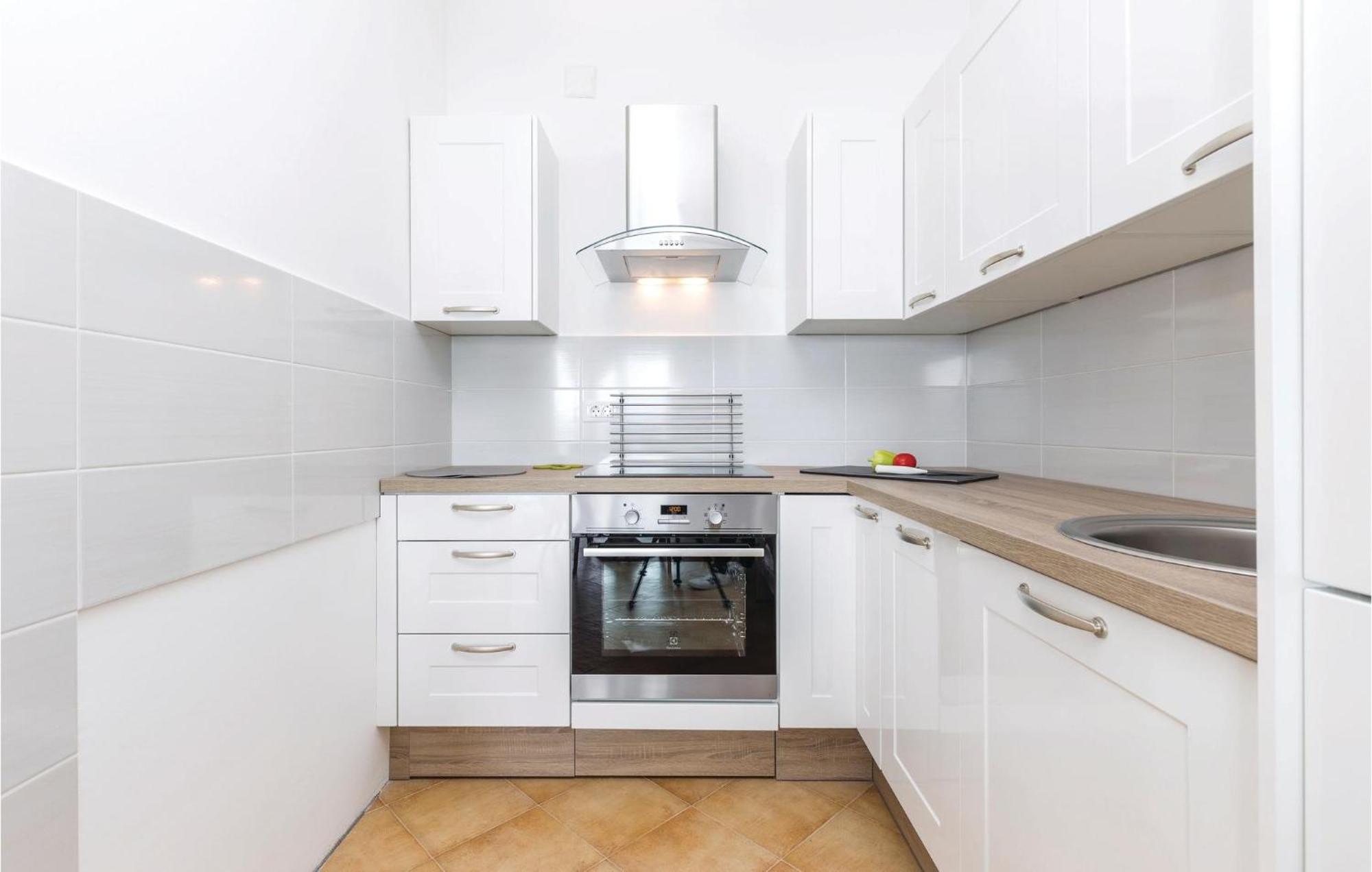 Cozy Apartment In Crikvenica With House Sea View Екстер'єр фото
