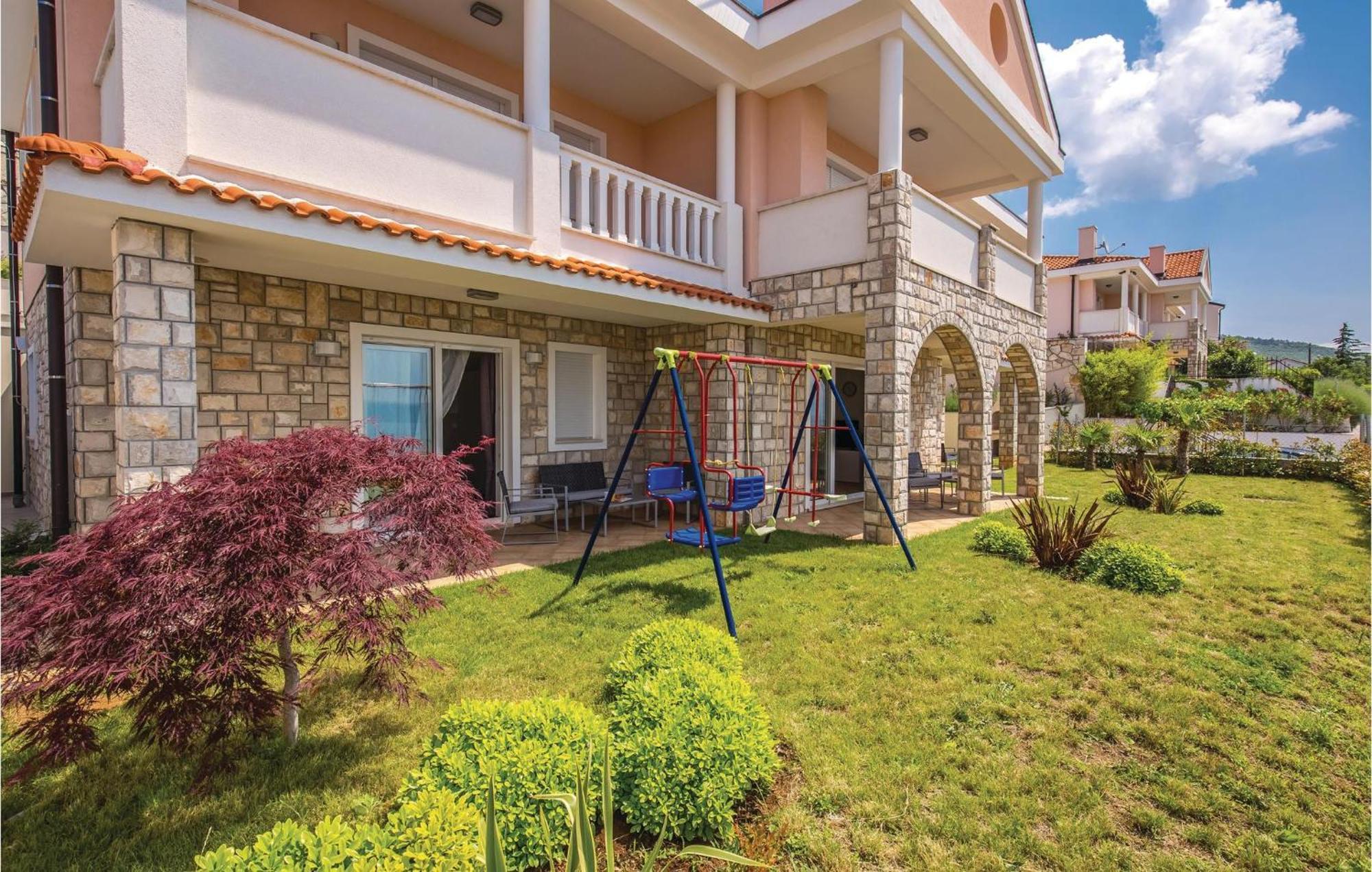 Cozy Apartment In Crikvenica With House Sea View Екстер'єр фото