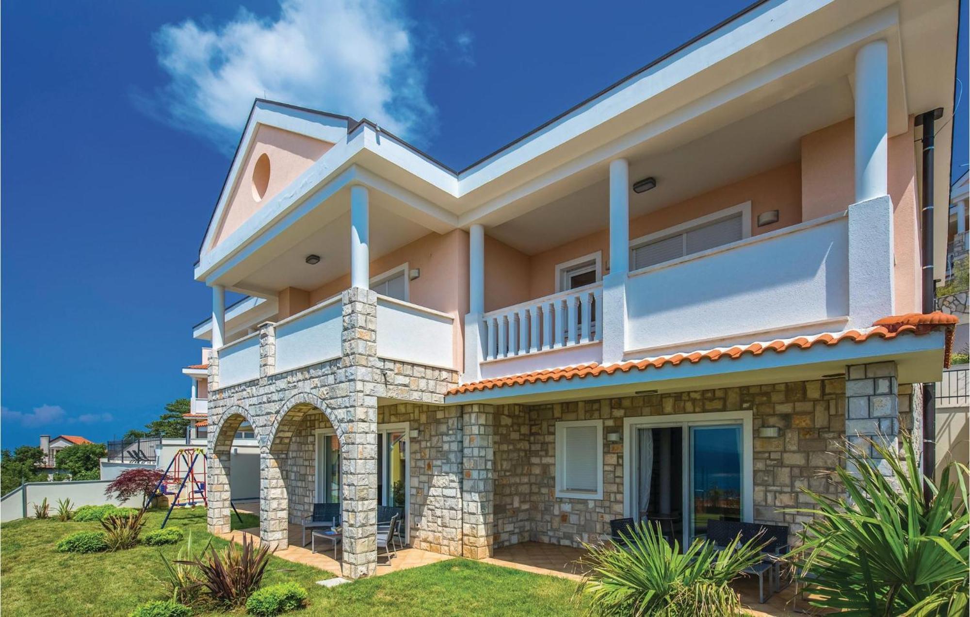 Cozy Apartment In Crikvenica With House Sea View Екстер'єр фото